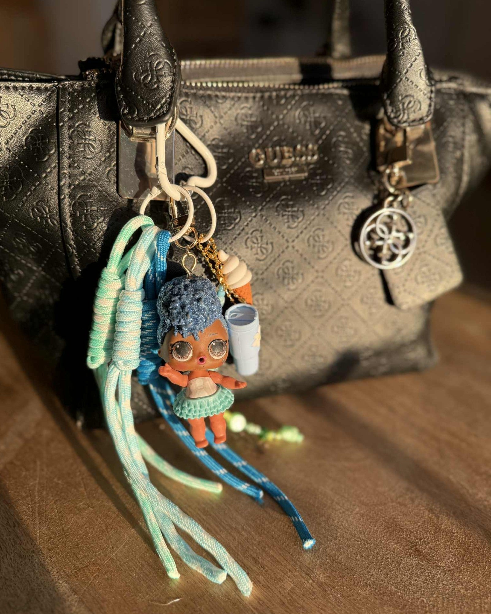 Grigri poupée LOL bleue