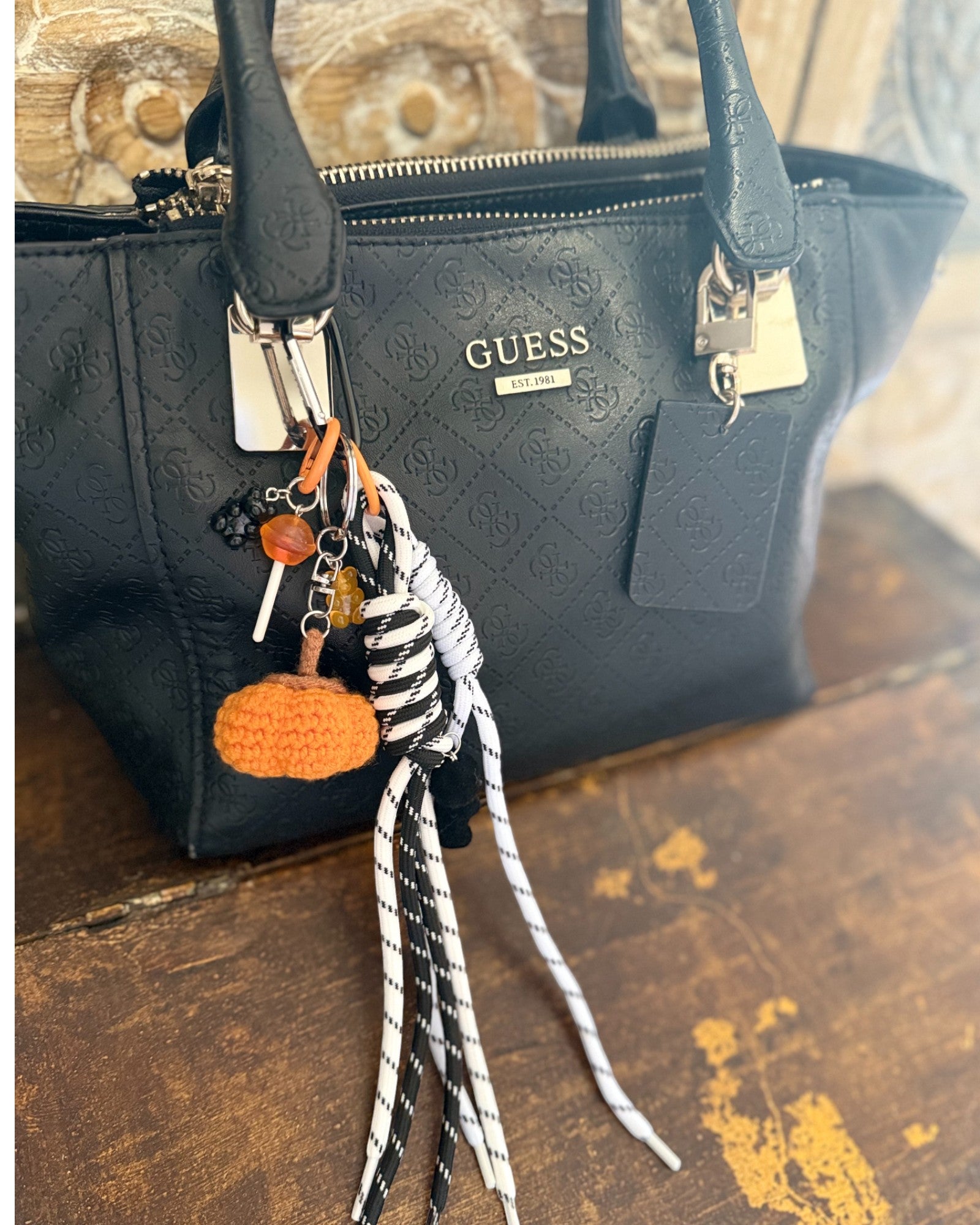 Grigri citrouille crochet